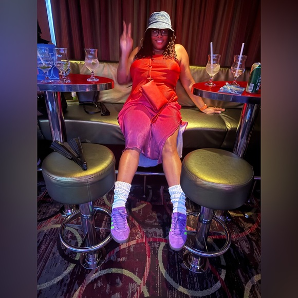 Meet Your Posh Ambassador, Mikia 🌟 - Picture 3 of 8